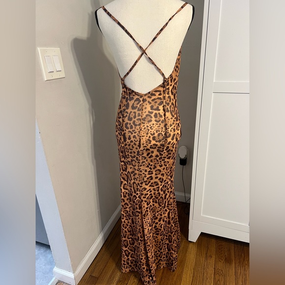 Elegant Animal Print Maxi Dress - Picture 7 of 9